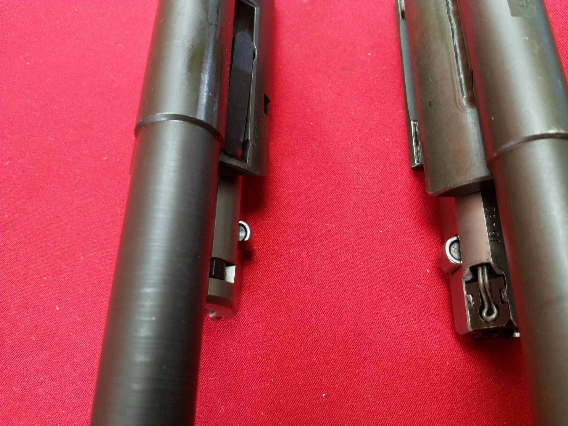 Para zamków z HK PSG1 (po  lewej) i HK G3 (po prawej). 