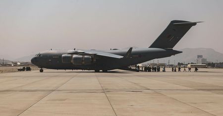 Afganistan. Piloci w obawie przed atakami wystrzeliwują z samolotów flary