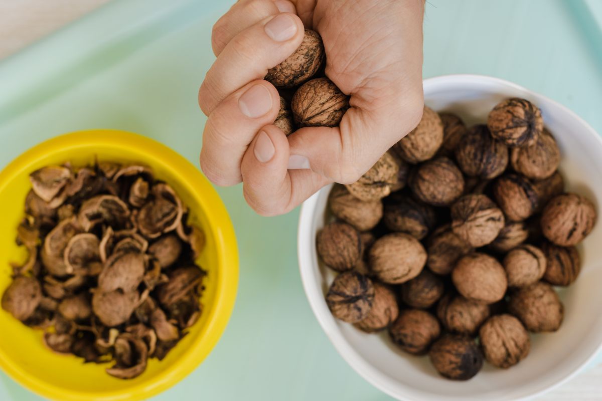 Peeling nuts can be quite a challenge.