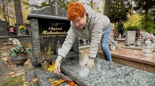 Zielona Góra: Przygotowania do Wszystkich Świętych. Deszcz nie przeszkadza