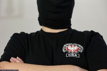 CBA zatrzymało siedem osób. Śledztwo ws. łapówek i przetargu dla MSZ