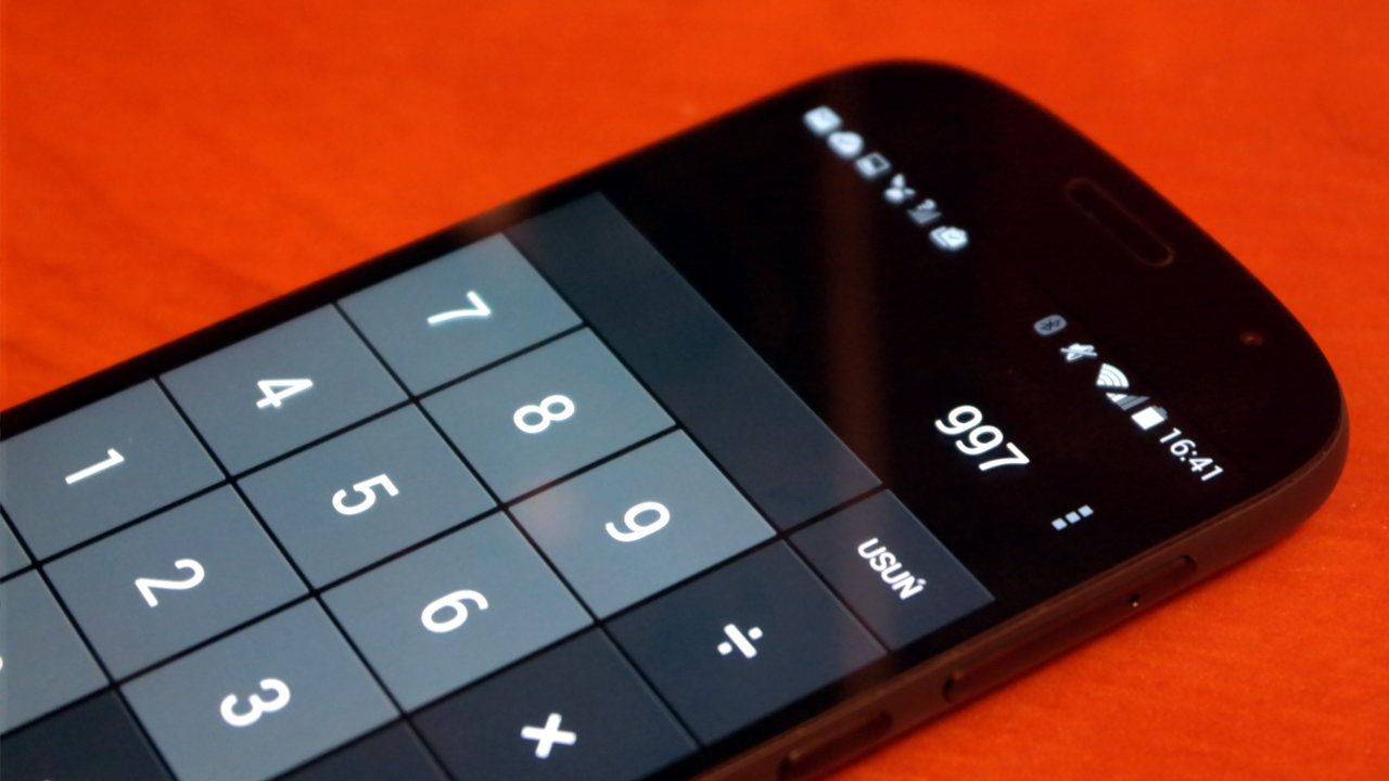 YotaPhone 2 - telefon o dwóch twarzach. Test i recenzja smartfona z ekranem E Ink 9