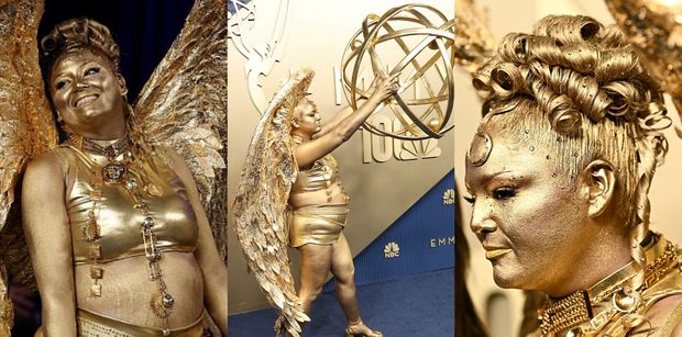 Nominowana do Emmy aktorka przyszła na galę PRZEBRANA ZA STATUETKĘ! Złota Megan Stalter skradła show (ZDJĘCIA)