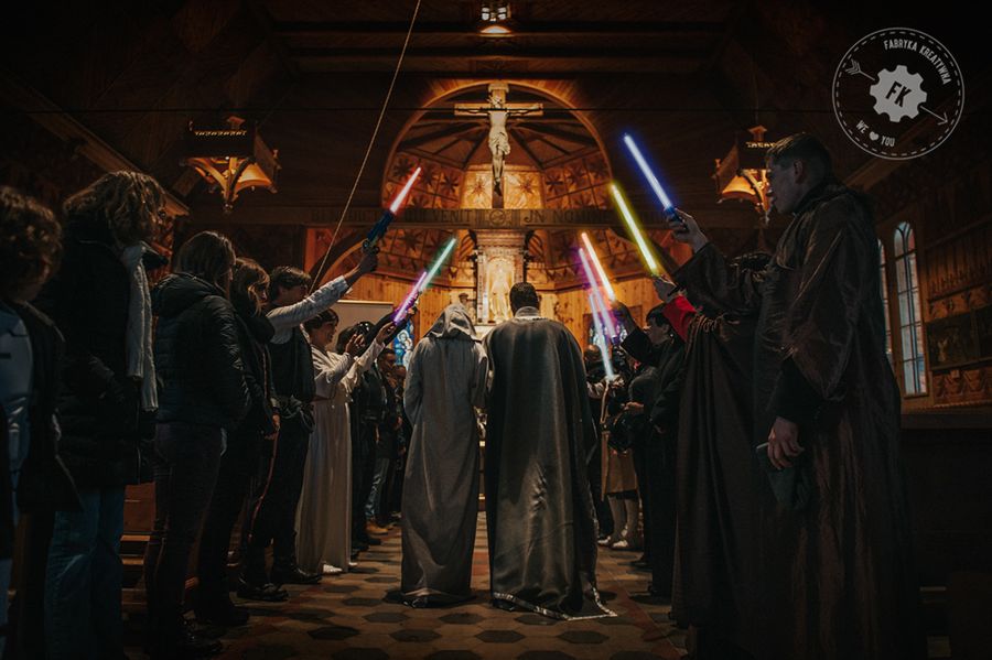 Dawno, dawno temu w odległej galaktyce... odbył się ślub - zdjęcia z ceremonii w klimacie Star Wars 15
