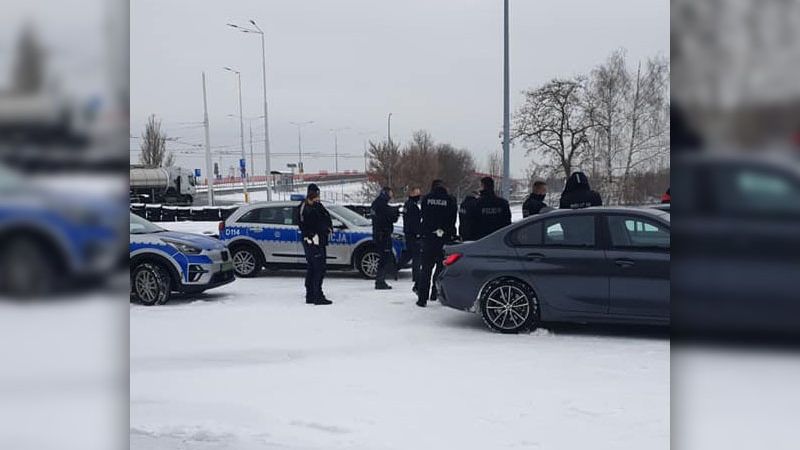 Policja testuje hybrydowe BMW i elektryczne Kie na torze ODTJ | fot. ODTJ Lublin