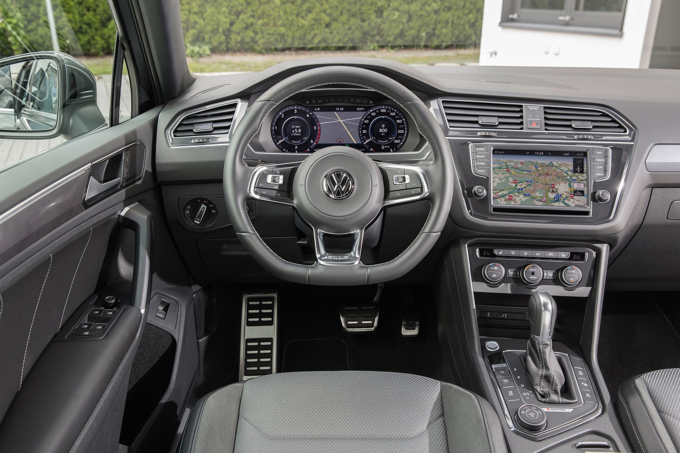 Volkswagen Tiguan 7