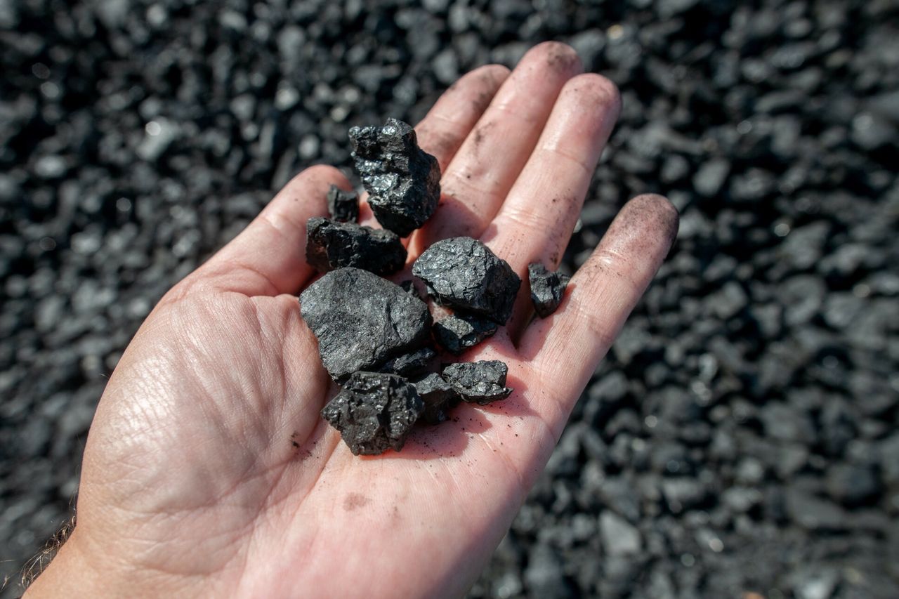 Dopłaty do węgla jeszcze podbiją inflację. "Ten transfer robi dwie rzeczy"