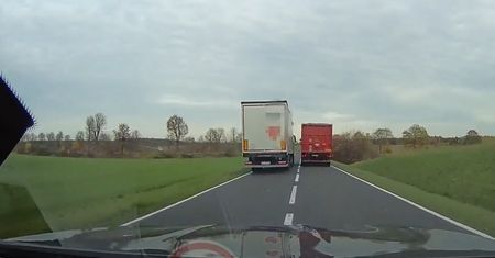 Nie do wiary, co zrobił kierowca tira. Wszystko się nagrało!