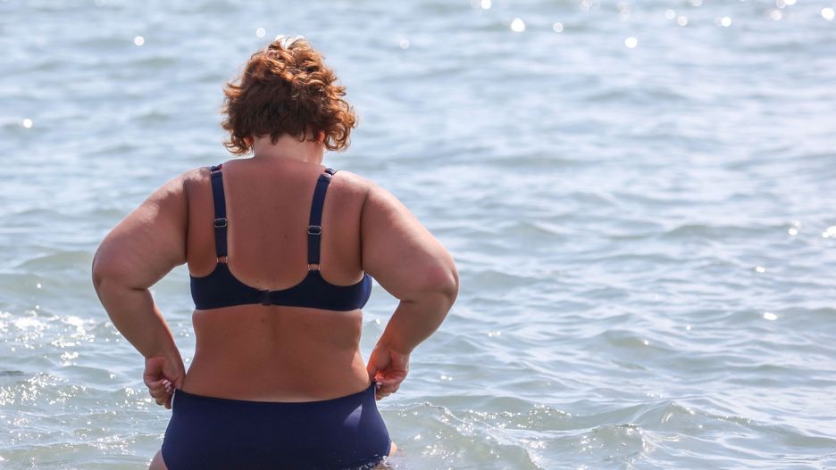 Z nastolatkiem na plażę? Mamy mają się trzymać z daleka