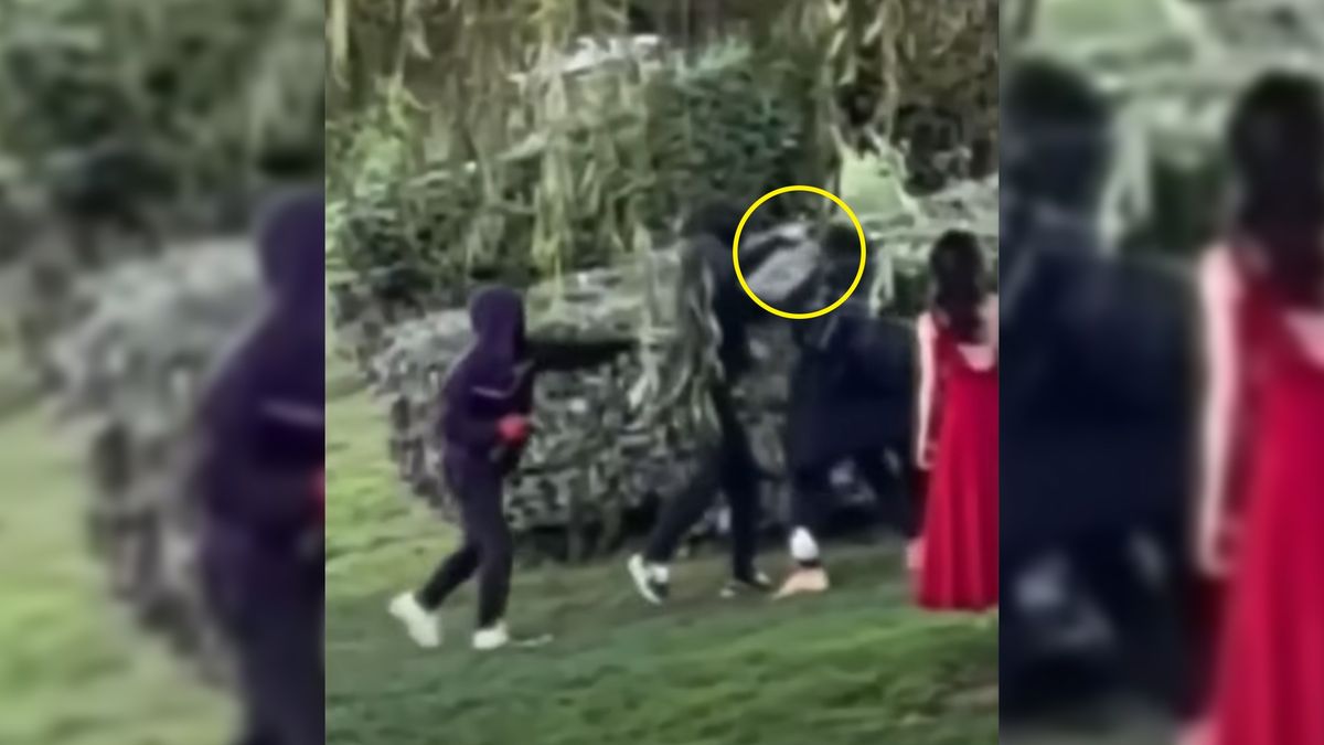 Fotograf został napadnięty w biały dzień. Wszystkiemu przyglądali się ludzie, ale nikt nie pomógł.