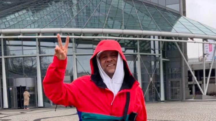 Tede przyjechał na Woronicza, żeby "bronić wolnych mediów"