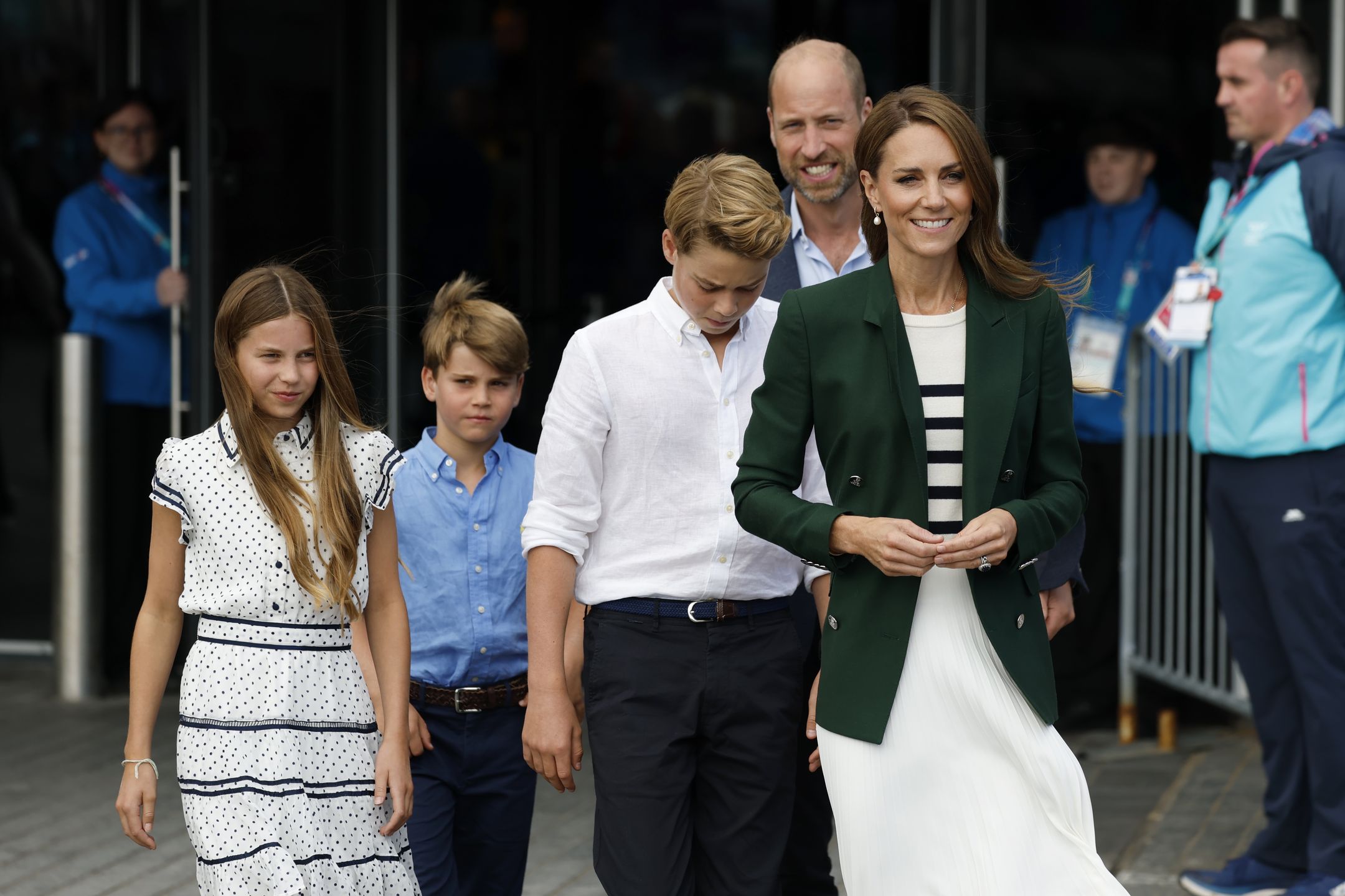 Księżna Kate i książę William z dziećmi 