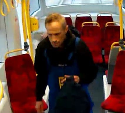 Policja próbuje ustalić jego tożsamość.
