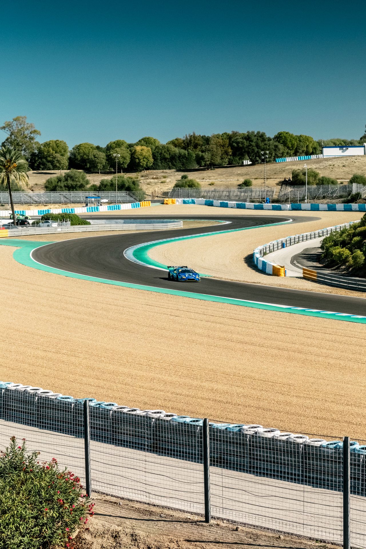 Z genialnej wieży na szczycie trybun toru w Jerez widać było prostą startową i sześć pierwszych zakrętów.