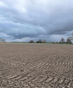 Tysiące hektarów pod wodą. Rolnicy mówią o stratach