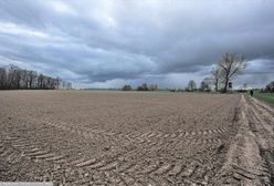 Tysiące hektarów pod wodą. Rolnicy mówią o stratach