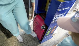Walizka była za duża o pół centymetra. Ryanair kazał zapłacić 288 zł
