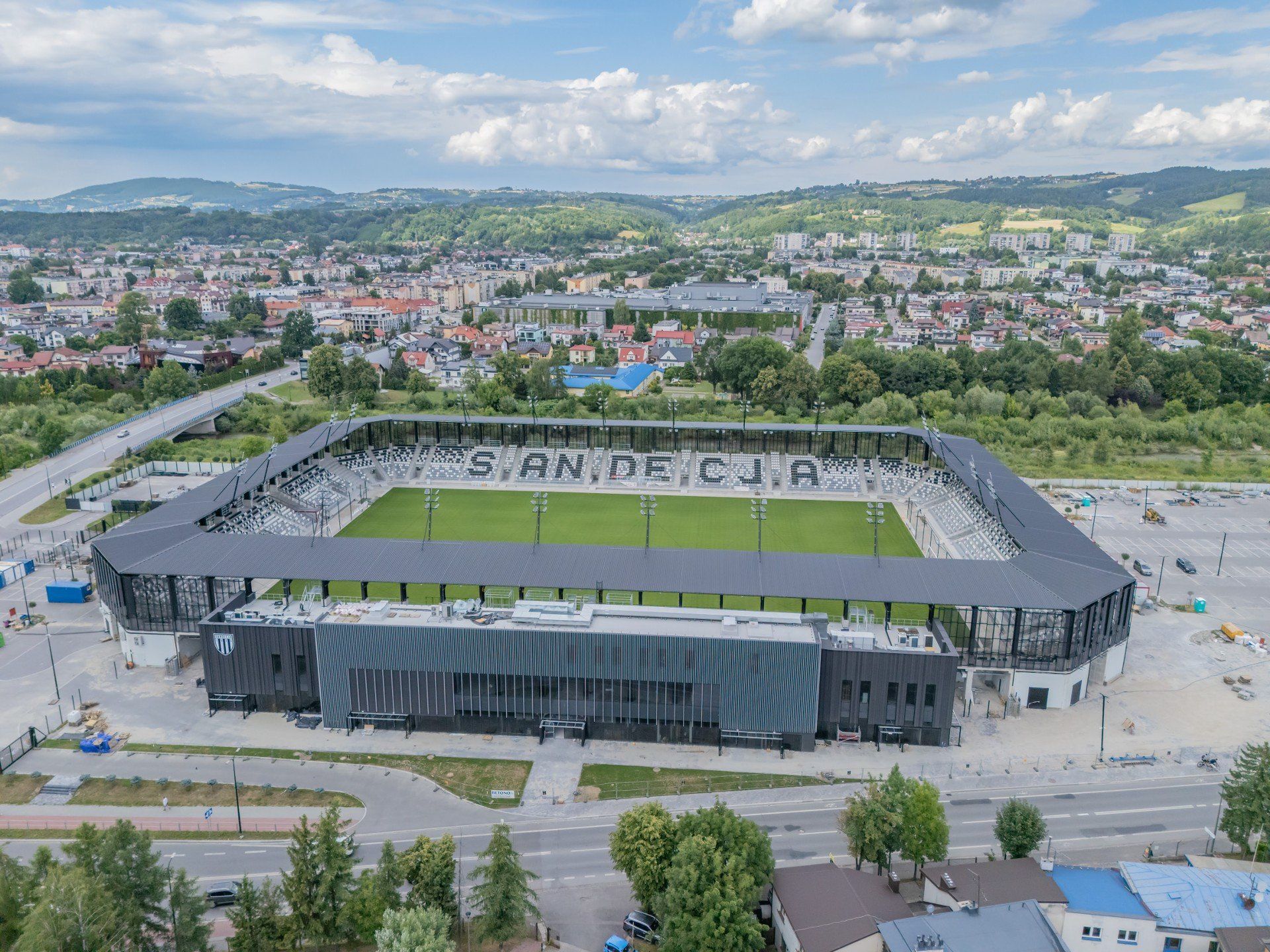 Stadion Sandecji prawie gotowy. Oto najdroższa inwestycja w mieście. Zobacz więcej&gt;&gt;&gt; 

