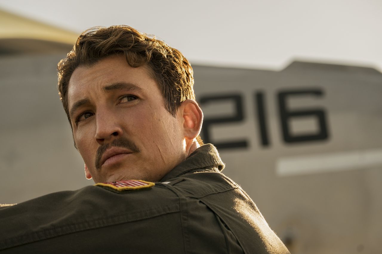 Miles Teller wykonał świetną robotę jako Bradley "Rooster" Bradshaw