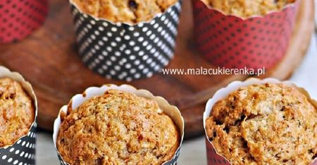 Muffiny z cukinią, migdałami i rodzynkami