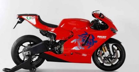 Ducati Desmosedici promuje G8?