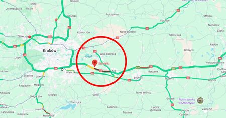 Poważny wypadek na A4. Uczestniczył pojazd wojskowy, są ranni