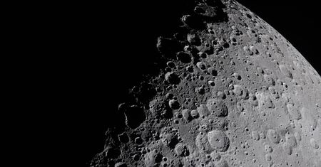 Jasne błyski na niewidocznej stronie Księżyca. Co widzieli astronauci?