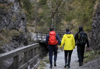 Bon turystyczny w ogniu krytyki. FOR: to kupowanie głosów przed wyborami