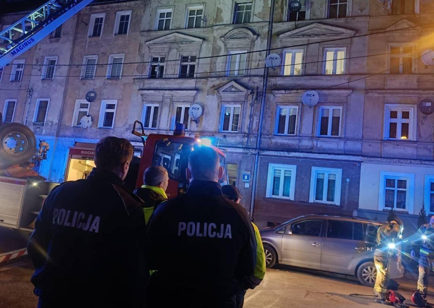 Z drogówki do pożaru. Spektakularna akcja funkcjonariuszy policji