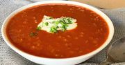 Gęsta i rozgrzewająca zupa z soczewicy. Obowiązkowa jest jedna przyprawa