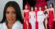 U Kim Kardashian stabilnie: znowu wyretuszowała świąteczne zdjęcia? "Każda linia szczęki jest przerobiona" (FOTO)