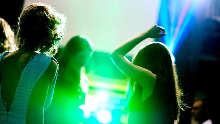 Koronawirus w Polsce. Zakażenia po imprezie "Big Boat Party" na katamaranie w Zatoce Gdańskiej (zdjęcie ilustracyjne)