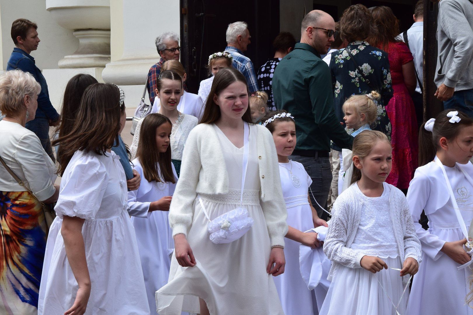 Boże Ciało 2025 w Skierniewicach. Procesja z kościoła św. Jakuba i wspólna modlitwa skierniewiczan ze wszystkich parafii przy czwartym ołtarzu w Rynku