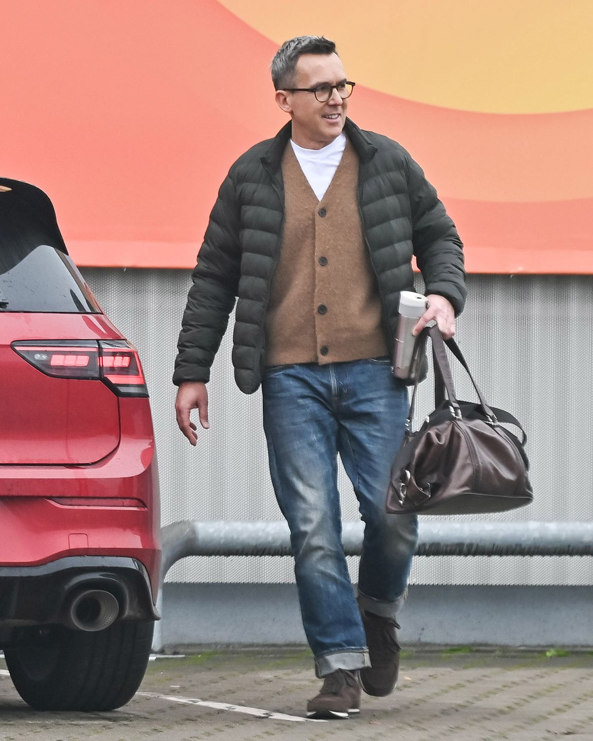 Katarzyna Cichopek i Maciej Kurzajewski maszerują z termosami