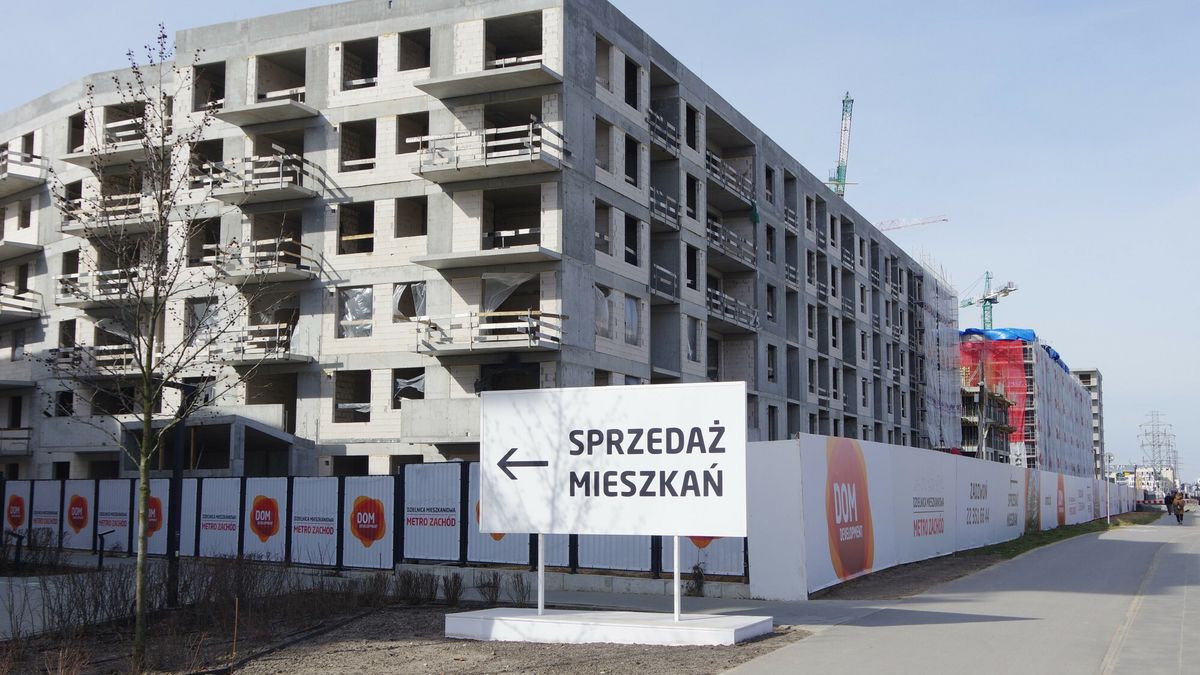 Stock MaBa
Fot. Zofia i Marek Bazak/East News,
18.03.2023. Warszawa, ulica Lazurowa. N/z nowe osiedle mieszkalne Dzielnica Mieszkaniowa Metro Zachod - budowa kolejnych budynkow.
ZOFIA BAZAK