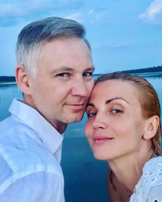 Katarzyna Zielińska PONOWNIE WZIĘŁA ŚLUB! Pokazała, co działo się przed kościołem (ZDJĘCIA)