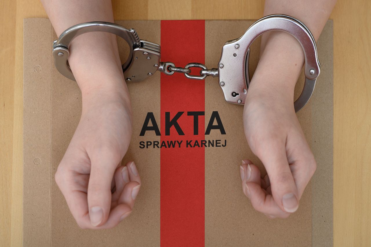 Kradzież w sklepie jubilerskim w Sandomierzu. 26-latek usłyszał zarzut