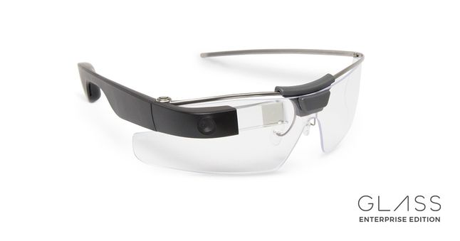 Glass Enterprise Edition - na grafice promocyjnej nie bez powodu nie ma słowa "Google"