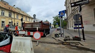 Zmiany w organizacji ruchu w centrum Płocka. Utrudnienia przy ul. Sienkiewicza i 1 Maja!