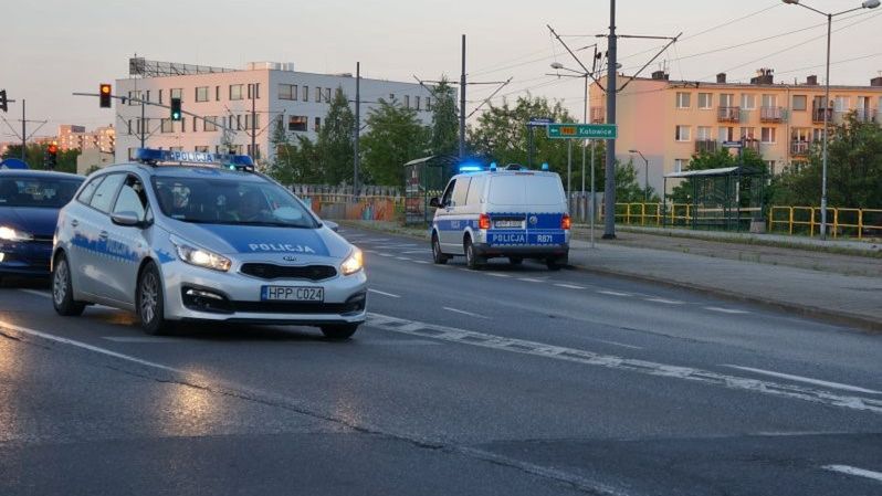 Śląskie. Policjanci z Chorzowa poszukują 15-letniej Samiry Walentek. Dziewczyna wyszła z domu w środę 16 czerwca.