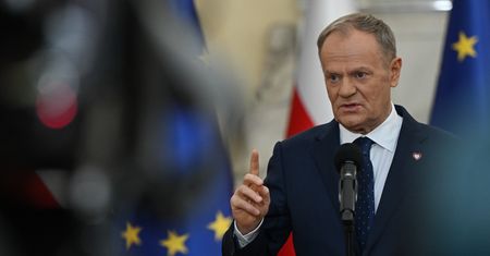 "Dotarło, zakute łby?". Tusk ostro podczas wizyty w Stalowej Woli
