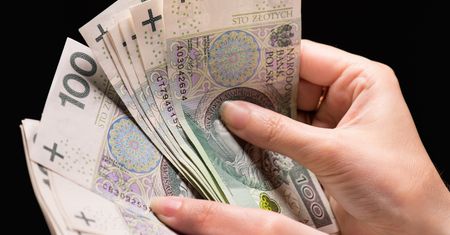 Ile trzeba mieć oszczędności, by żyć z odsetek? Oto kwota
