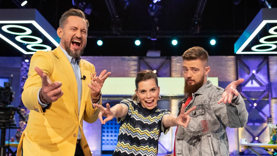 Plan programu "Lego Masters". Prowadzący Marcin Prokop i jurorzy.