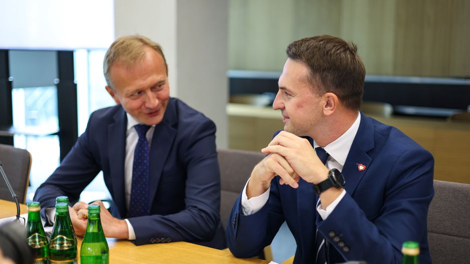 Piotr Serafin (po lewej) i Adam Szłapka