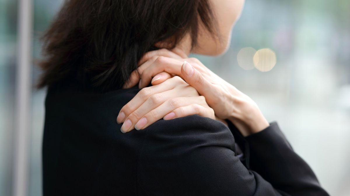 Objawem stresu są bóle mięśni, duszność