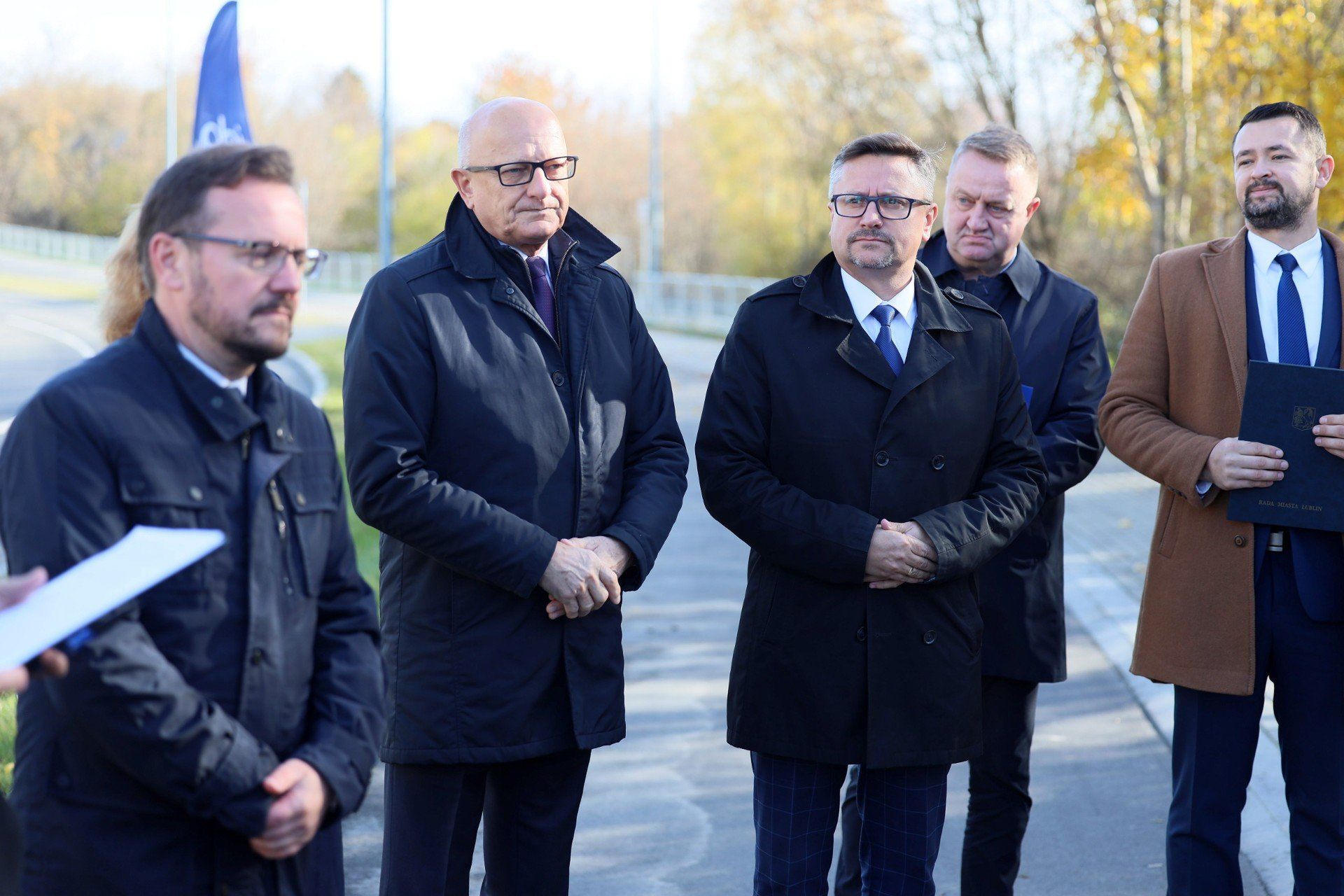 Ul. Węglarza wydłużyła się o 1,2 km. Trasa jest już gotowa do otwarcia, kierowcy wjadą na nią w piątek (31 października). - Cywilizacja przyszła na ul. Trześniowską - przekonuje jeden z mieszkańców.