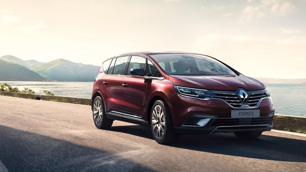 Mimo upływu lat Espace nadal wygląda świeżo, a lifting jeszcze dodatkowo wpłynął na poprawę prezencji.