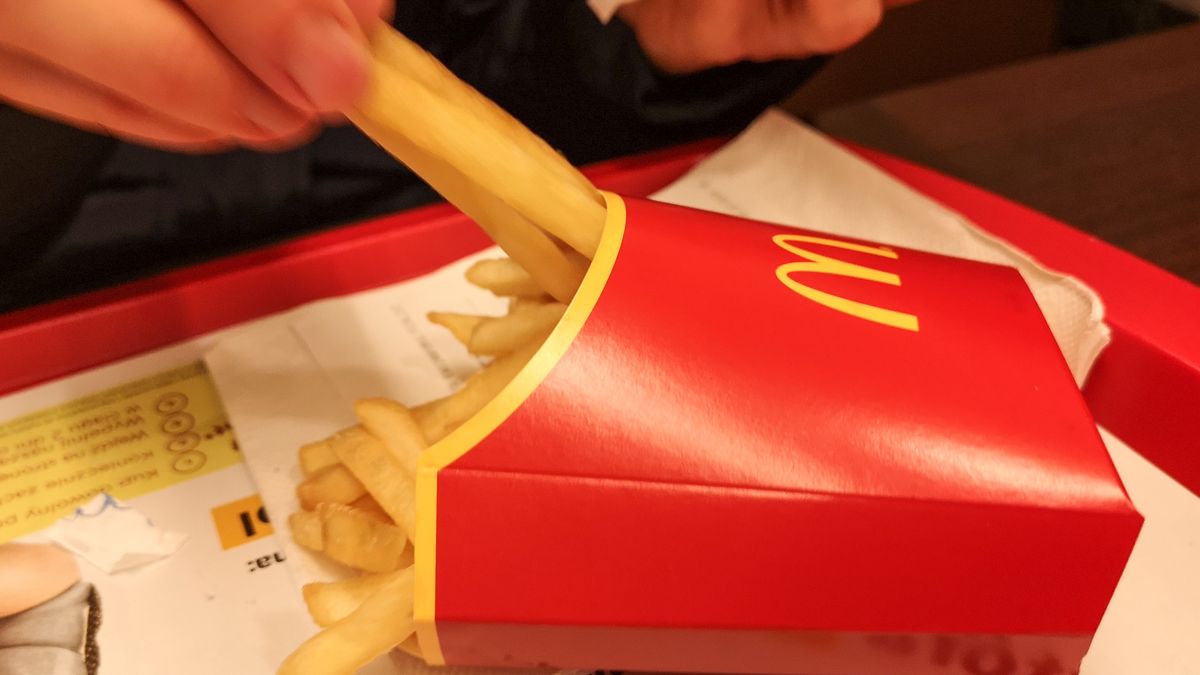 Koniec ze słodkim,i gazowanymi napojami w McDonald's. W kuponach już tylko woda 