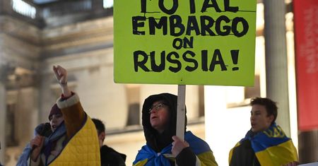Sankcje działają. "Oligarchowie odsuwają się od Putina"