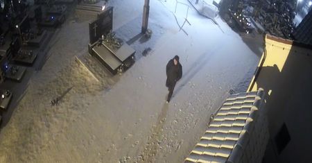 Włamanie na plebanię. Policja szuka tego mężczyzny